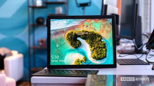 Lenovo ThinkPad X1 Fold là laptop màn hình gập đầu tiên trên thế giới Lenovo ThinkPad X1 Fold là laptop màn hình gập đầu tiên trên thế giới