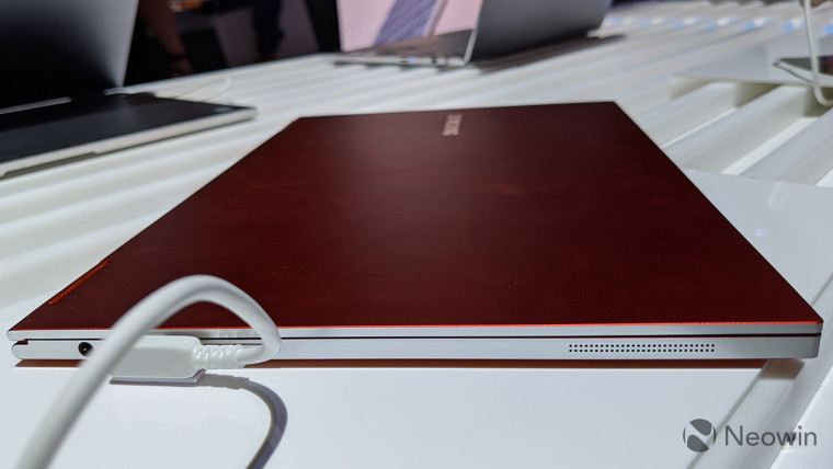 Samsung Galaxy Chromebook: màn hình 4K AMOLED, mỏng nhẹ, kèm bút S Pen