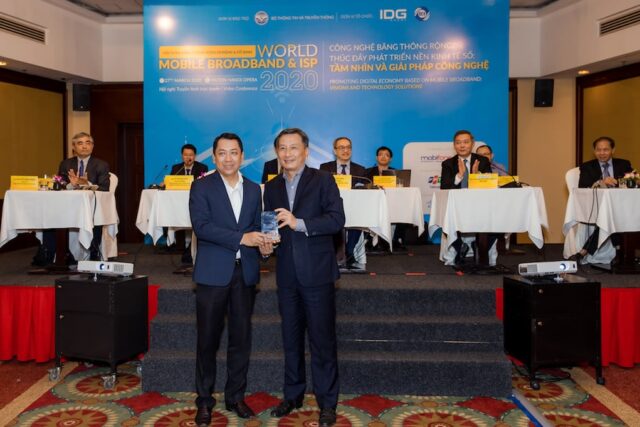 MobiFone đoạt giải nhà mạng có dịch vụ CSKH tốt nhất 2020 MobiFone đoạt giải nhà mạng có dịch vụ CSKH tốt nhất 2020