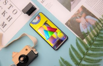 Samsung Galaxy M21 lên kệ từ 1/4 giá 5,5 triệu đồng Samsung Galaxy M21 lên kệ từ 1/4 giá 5,5 triệu đồng