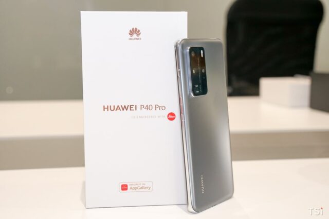 Cận cảnh Huawei P40, P40 Pro, Huawei Watch GT2e tại Việt Nam