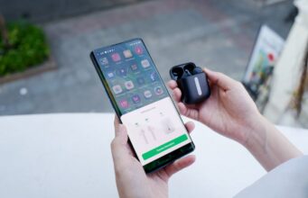 OPPO Find X2 chính thức mở bán, tặng kèm tai nghe Enco Free