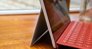 Vì sao các thiết bị Surface không được trang bị cổng Thunderbolt?