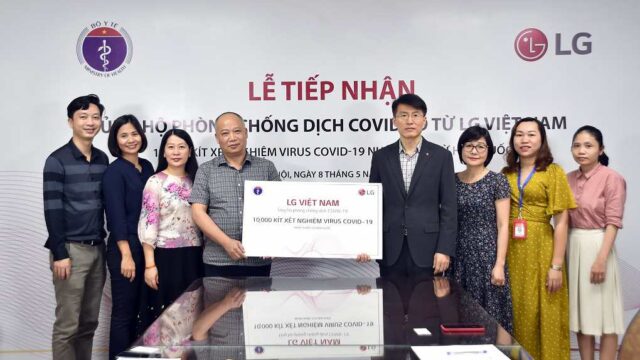 LG tài trợ 10.000 bộ kit xét nghiệm COVID-19 cho Bộ Y tế Việt Nam LG tài trợ 10.000 bộ kit xét nghiệm COVID-19 cho Bộ Y tế Việt Nam