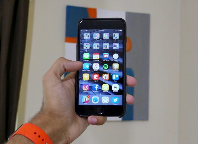 Mẹo sắp xếp ứng dụng trên iPhone và iPad Mẹo sắp xếp ứng dụng trên iPhone và iPad