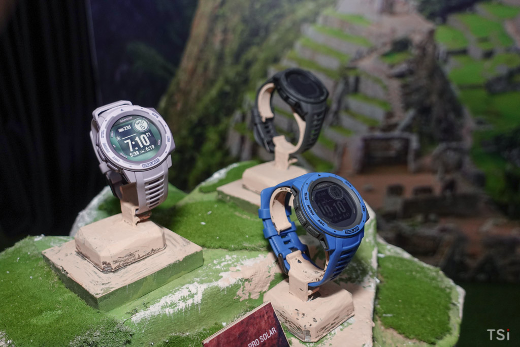 Garmin ra mắt 4 đồng hồ thể thao dùng sạc năng lượng mặt trời
