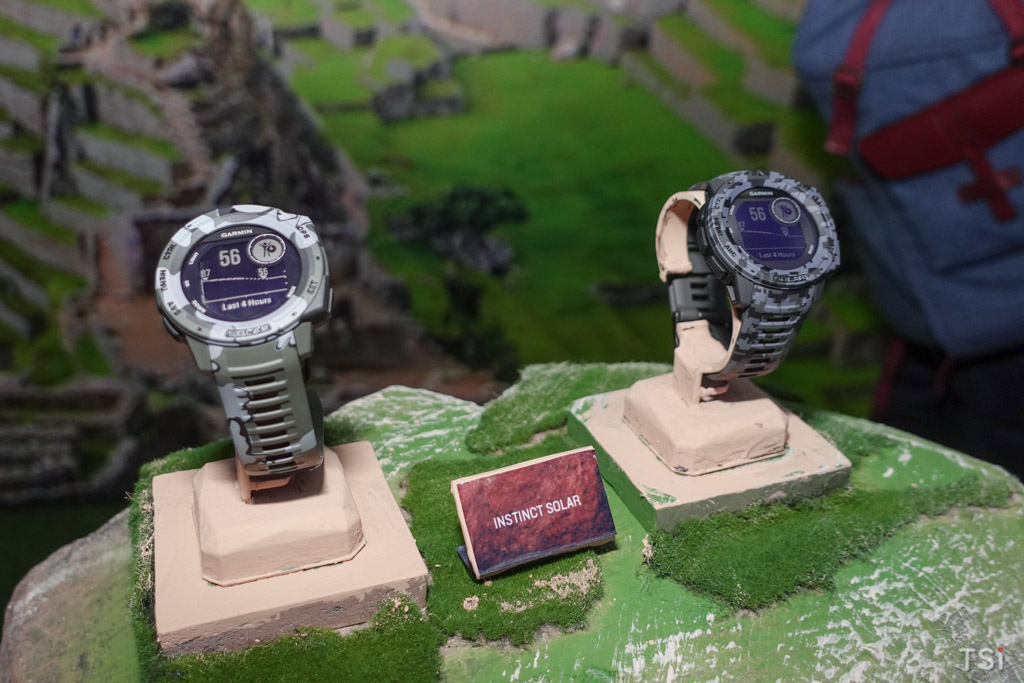 Garmin ra mắt 4 đồng hồ thể thao dùng sạc năng lượng mặt trời