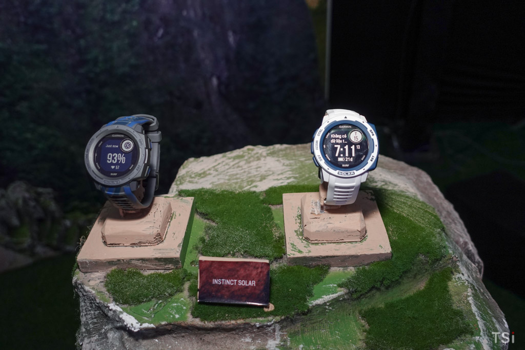 Garmin ra mắt 4 đồng hồ thể thao dùng sạc năng lượng mặt trời