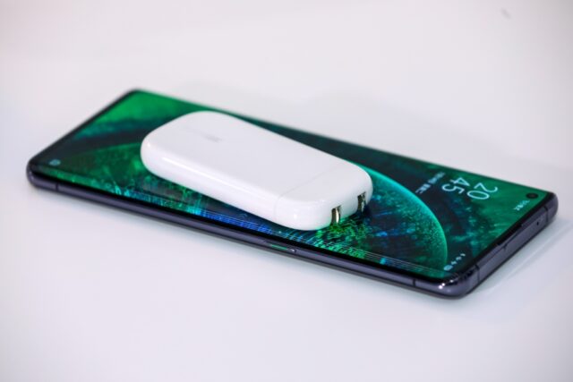 OPPO ra mắt 4 công nghệ sạc nhanh VOOC mới gồm cả sạc nhanh không dây OPPO ra mắt 4 công nghệ sạc nhanh VOOC mới gồm cả sạc nhanh không dây