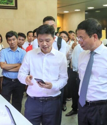 VinSmart phát triển điện thoại 5G tích hợp bảo mật điện toán lượng tử VinSmart phát triển điện thoại 5G tích hợp bảo mật điện toán lượng tử