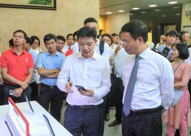 VinSmart phát triển điện thoại 5G tích hợp bảo mật điện toán lượng tử