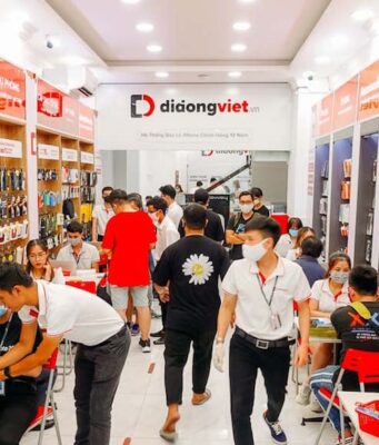 Sôi động đêm mở bán Galaxy Note 20/Ultra tại Di Động Việt