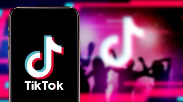 Microsoft vẫn tiếp tục đàm phán mua lại TikTok ở Mỹ dù Tổng thống Trump bác bỏ Microsoft vẫn tiếp tục đàm phán mua lại TikTok ở Mỹ dù Tổng thống Trump bác bỏ