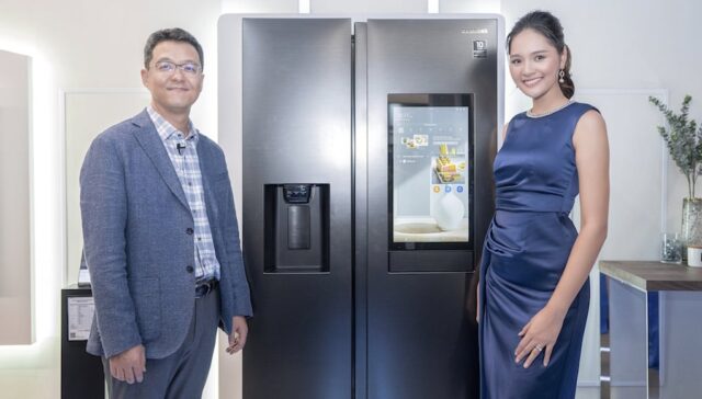 Samsung chính thức bán tủ lạnh thông minh Family Hub, giá gần 60 triệu đồng Samsung chính thức bán tủ lạnh thông minh Family Hub, giá gần 60 triệu đồng