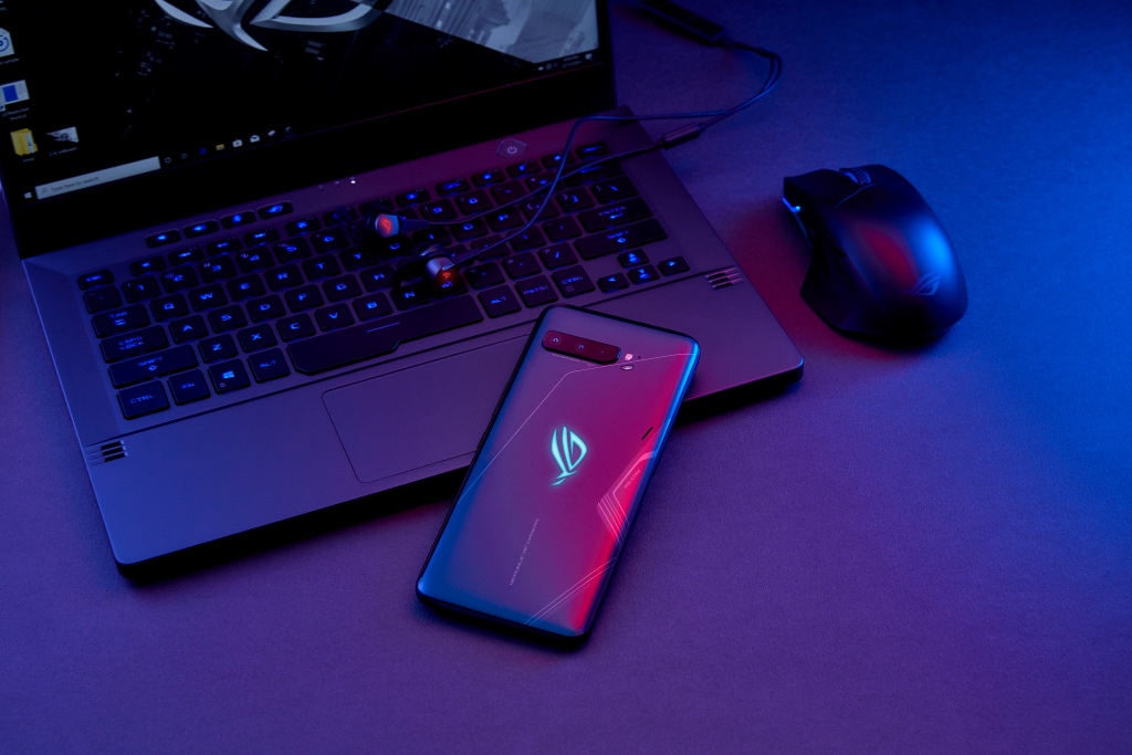 ROG Phone 3 lên kệ: Snapdragon 865 Plus 5G, pin 6000mAh, giá 22,99 triệu đồng