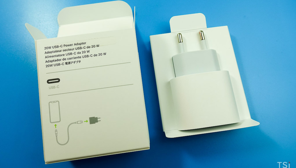 Mở hộp củ sạc nhanh USB-C 20W Power Adapter từ Apple