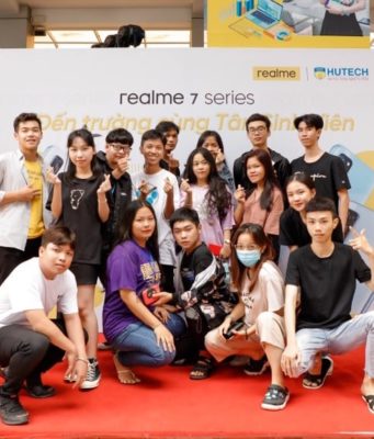 Người trẻ thích thú với thông điệp “dám thể hiện, là chính mình” của realme