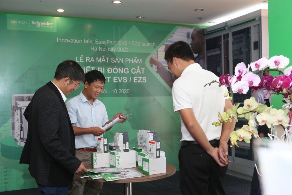 Schneider Electric ra mắt bộ giải pháp EasyPact cho nhà sản xuất tủ điện