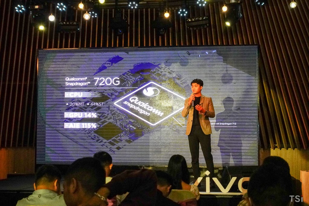 Vivo V20 lên kệ giá 8,49 triệu đồng cùng nhiều ưu đãi
