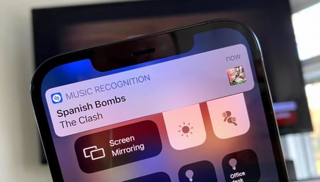 iPhone có thể nhận biết tựa bài hát bất kỳ chỉ với một thao tác chạm iPhone có thể nhận biết tựa bài hát bất kỳ chỉ với một thao tác chạm