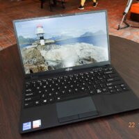 Ra mắt laptop siêu mỏng nhẹ Fujitsu UH-X, giá từ 29,9 triệu đồng