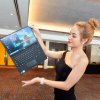 Ra mắt laptop siêu mỏng nhẹ Fujitsu UH-X, giá từ 29,9 triệu đồng