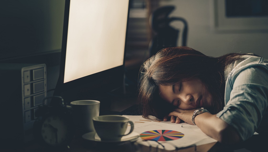 4 cách giữ tinh thần tỉnh táo sau một đêm thiếu ngủ mà không cần cà phê