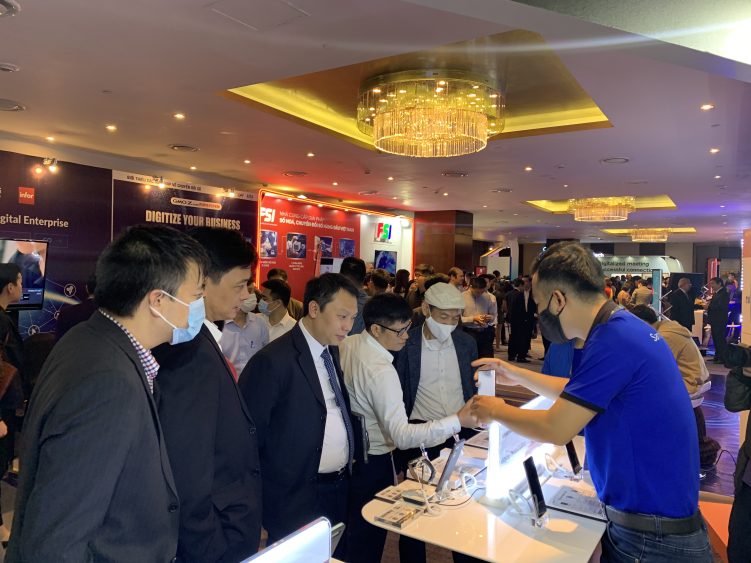 Samsung vào top 10 doanh nghiệp cung cấp chuyển đổi số hàng đầu Việt Nam 2020 Samsung vào top 10 doanh nghiệp cung cấp chuyển đổi số hàng đầu Việt Nam 2020