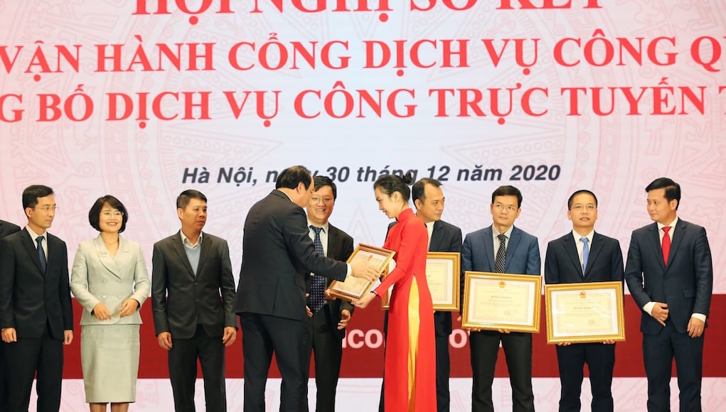 Ví MoMo nhận bằng khen của Chính Phủ vì những đóng góp tích cực cho sự phát triển của Cổng Dịch Vụ Công Quốc gia