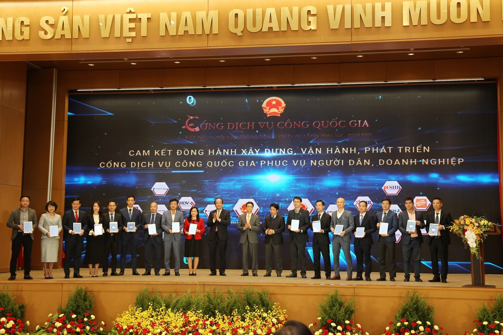Ví MoMo nhận bằng khen của Chính Phủ vì những đóng góp tích cực cho sự phát triển của Cổng Dịch Vụ Công Quốc gia Ví MoMo nhận bằng khen của Chính Phủ vì những đóng góp tích cực cho sự phát triển của Cổng Dịch Vụ Công Quốc gia