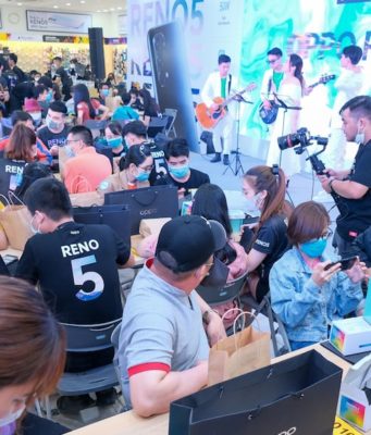 OPPO Reno5 mở bán, kỷ lục 42.000 đơn đặt cọc