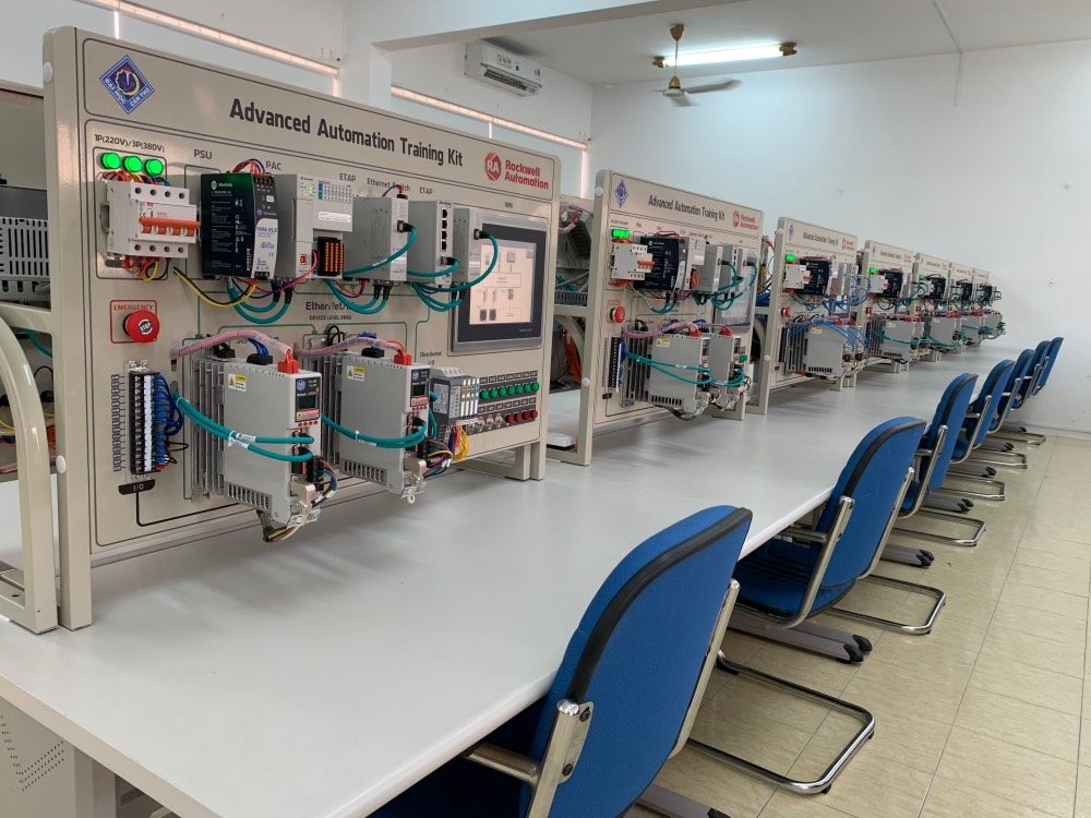 Rockwell Automation tài trợ hơn 7 tỉ đồng cho đại học Cần Thơ