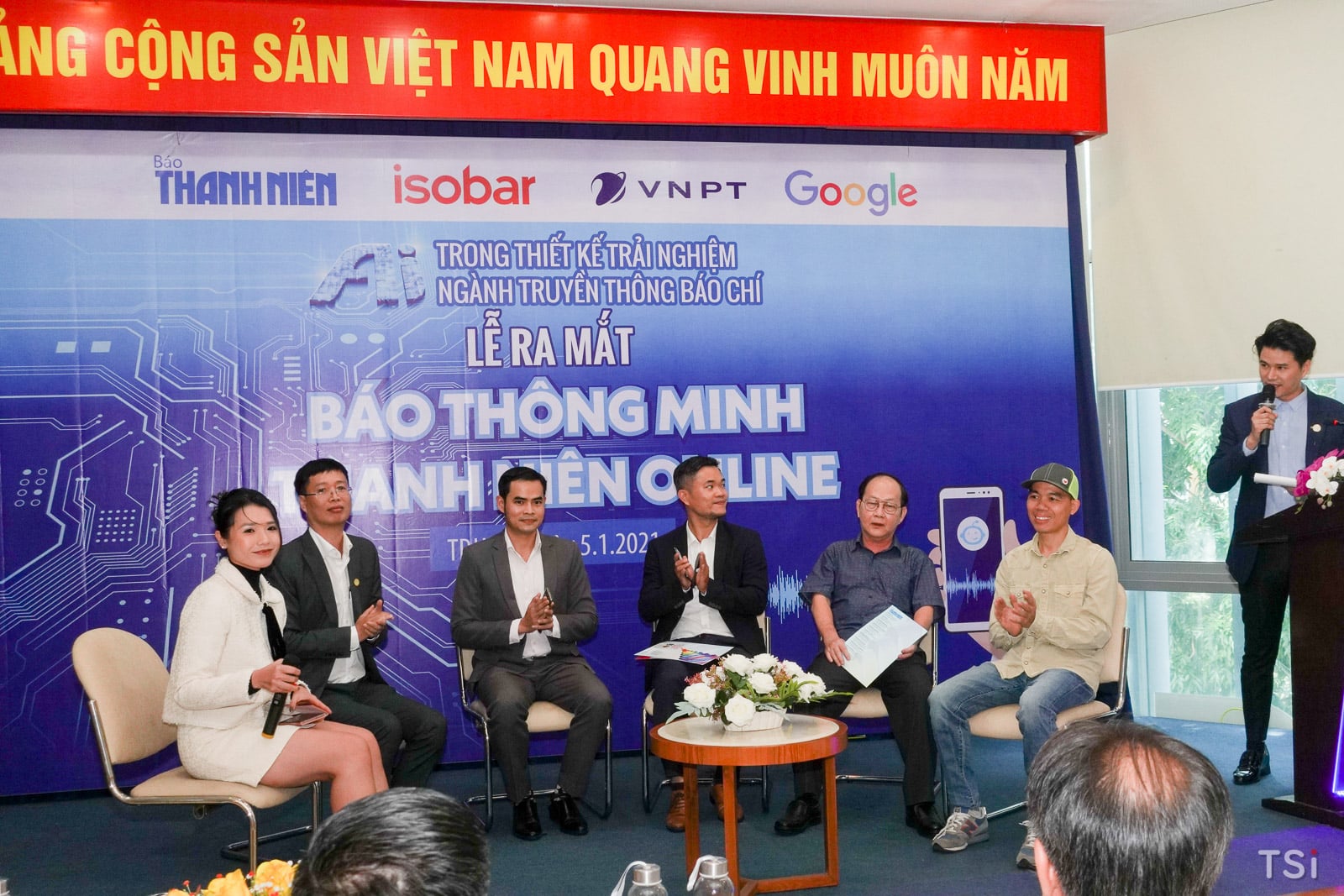 Báo Thanh Niên ra mắt trải nghiệm tương tác dựa trên AI hoàn toàn mới
