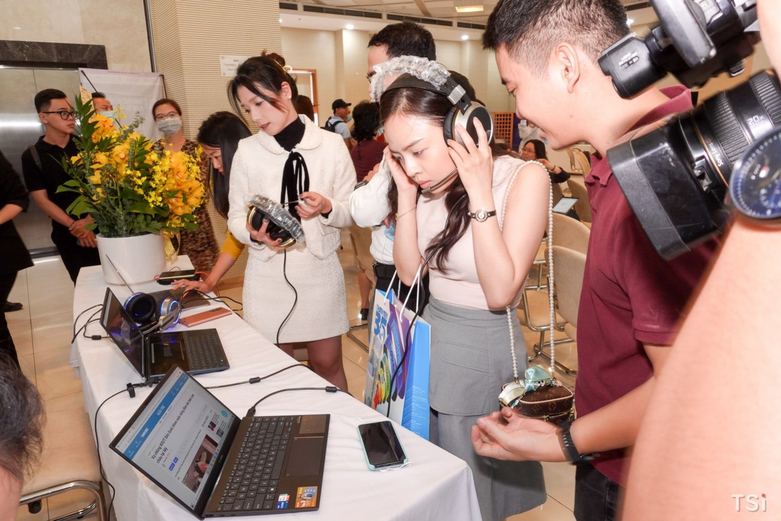 Báo Thanh Niên ra mắt trải nghiệm tương tác dựa trên AI hoàn toàn mới