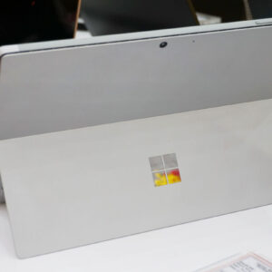 FPT Shop khai trương 30 Trung tâm laptop, lên kệ Surface Pro 7