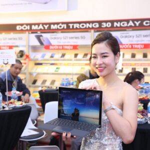 FPT Shop khai trương 30 Trung tâm laptop, lên kệ Surface Pro 7