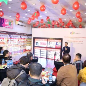 FPT Shop khai trương 30 Trung tâm laptop, lên kệ Surface Pro 7