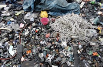 Smartphone bán không kèm sạc, lựa chọn 'đau một lần rồi thôi'