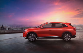 VinFast công bố 3 dòng xe SUV điện thông minh hỗ trợ tự lái