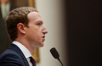 Noi gương Úc, nhiều nước bắt đầu yêu cầu Facebook, Google trả tiền cho các hãng tin tức