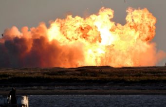 Nguyên mẫu tên lửa Starship SN9 của SpaceX phát nổ khi thử nghiệm