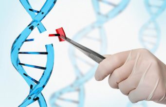 Anh thử nghiệm xét nghiệm DNA chẩn đoán nguy cơ bệnh tim