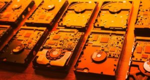 'Thợ đào' Trung Quốc đổ xô tích trữ ổ SSD