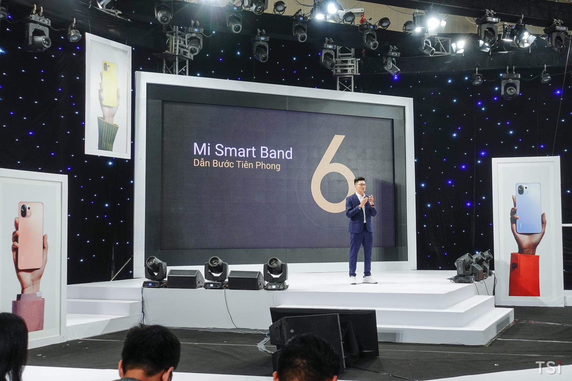 Xiaomi chính thức ra mắt Mi 11 Lite | Mi 11 Lite 5G cùng Mi Smart Band 6