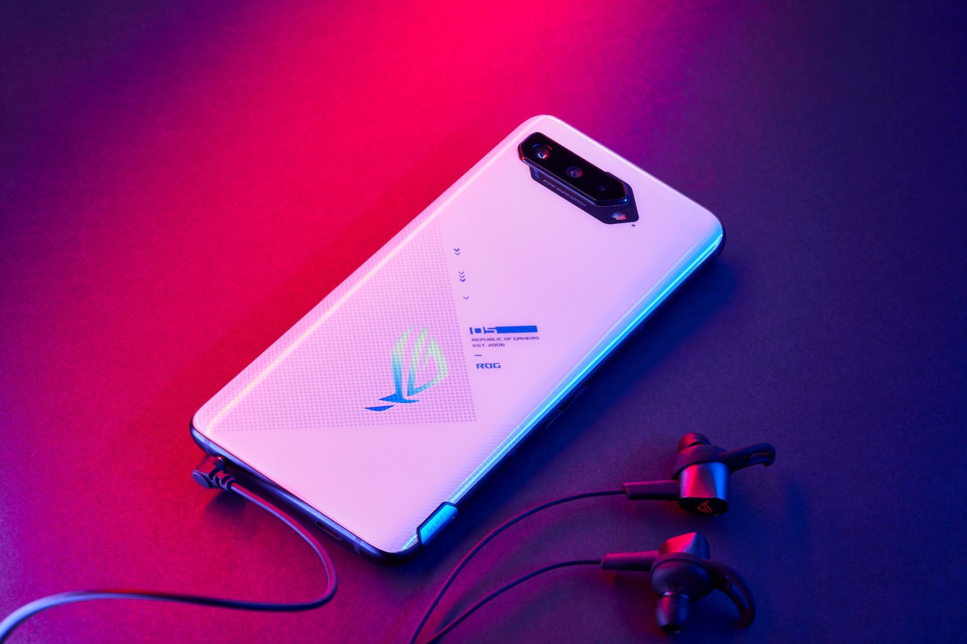 Chính thức mở bán ASUS ROG Phone 5 tại Việt Nam