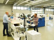 Universal Robots ra mắt UR10e cải tiến, tải trọng lớn hơn 25% 149135-universal-robots-ur10e-2