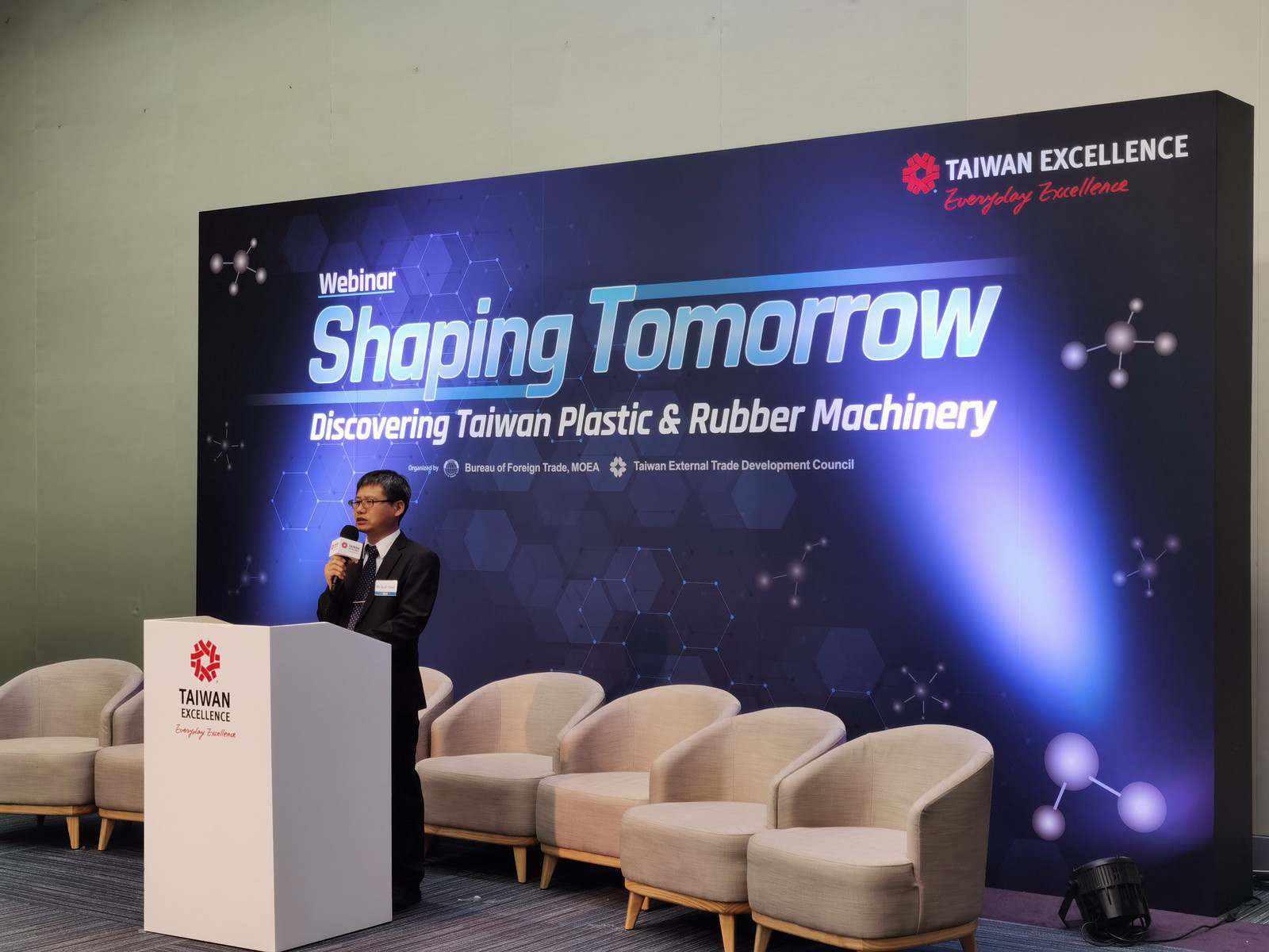 Taiwan Excellence giới thiệu công nghệ tương lai ngành sản xuất nhựa và cao su Đài Loan