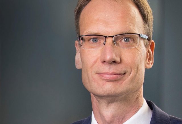 Ông Michael Lohscheller được Vingroup bổ nhiệm chức tổng giám đốc Vinfast toàn cầu Ông Michael Lohscheller được Vingroup bổ nhiệm chức tổng giám đốc Vinfast toàn cầu