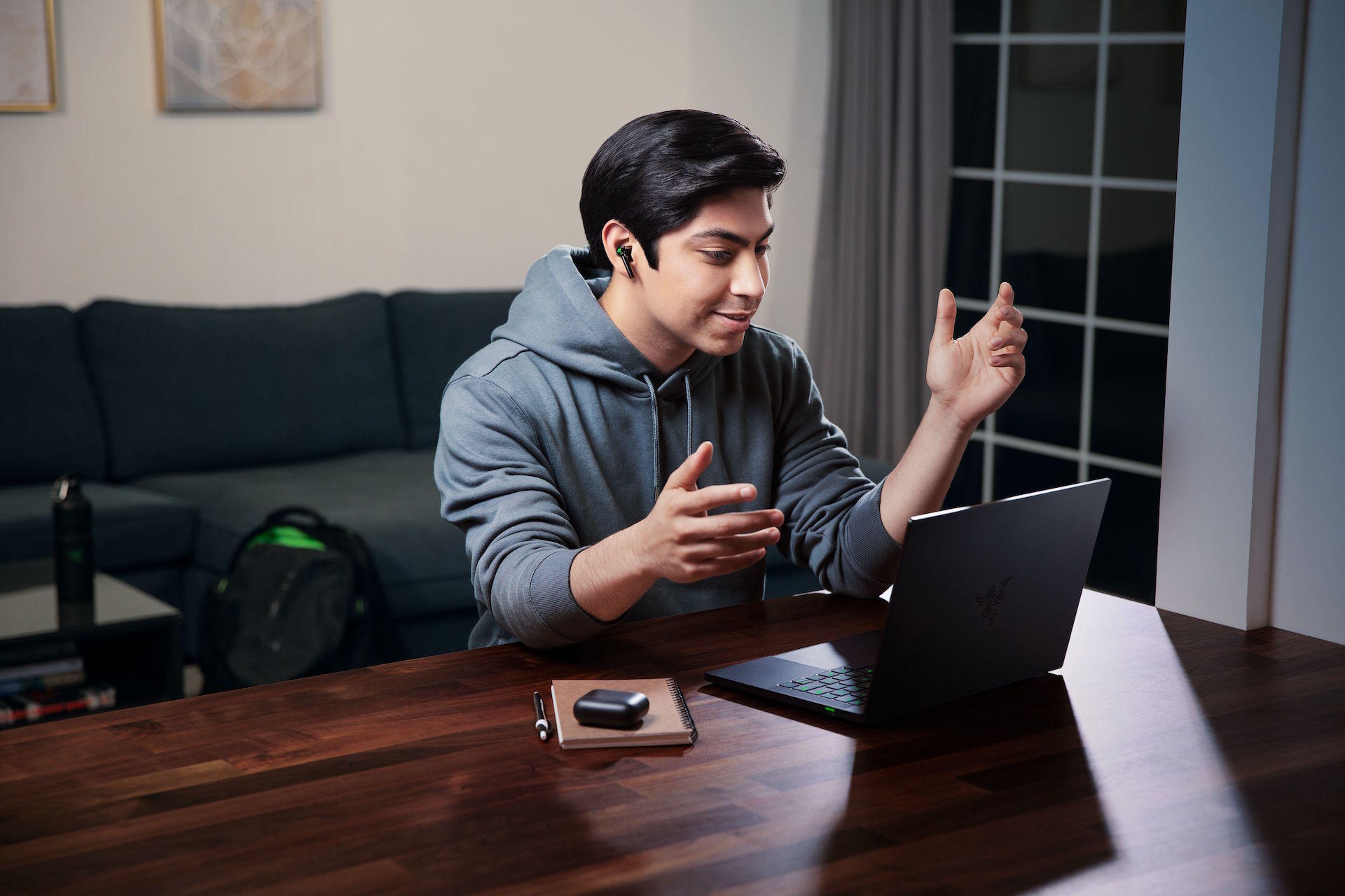 Ra mắt tai nghe không dây Razer Hammerhead True Wireless thế hệ hai