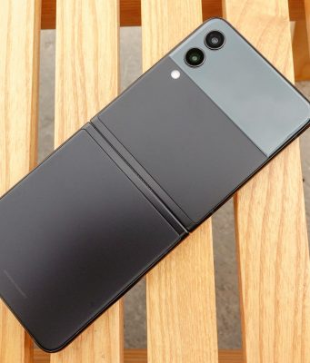 Đánh giá Galaxy Z Flip3 5G: smartphone nắp gập tiện dụng Đánh giá Galaxy Z Flip3: gọn, nhẹ, hữu ích